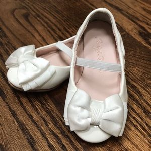 Nordstrom Ruby & Bloom Kselsie size 6 toddler shoes-white